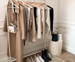 How to Build a Capsule Wardrobe for Women in the USA